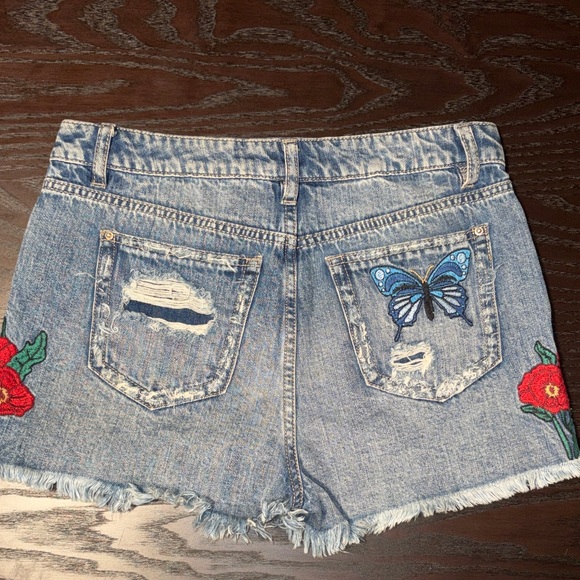 Design Lab Lord & Taylor Blue Embroidered Jean Shorts - Picture 6 of 7